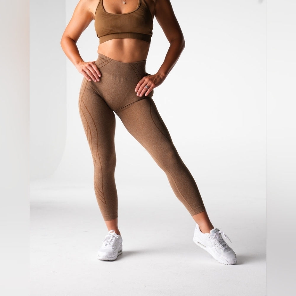 NVGTN Women's Soft High Waisted Geo Seamless Leggings Mocha